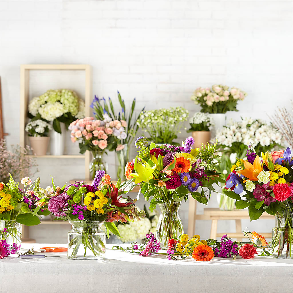 Bold & Bright – A Florist Original – MOM'S FLOWERS, Springfield OH