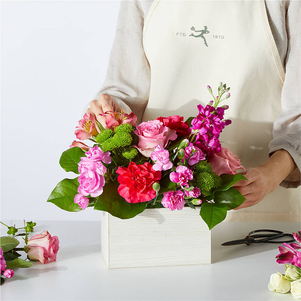 Sweetberry Box – A Florist Original – MOM'S FLOWERS, Springfield OH