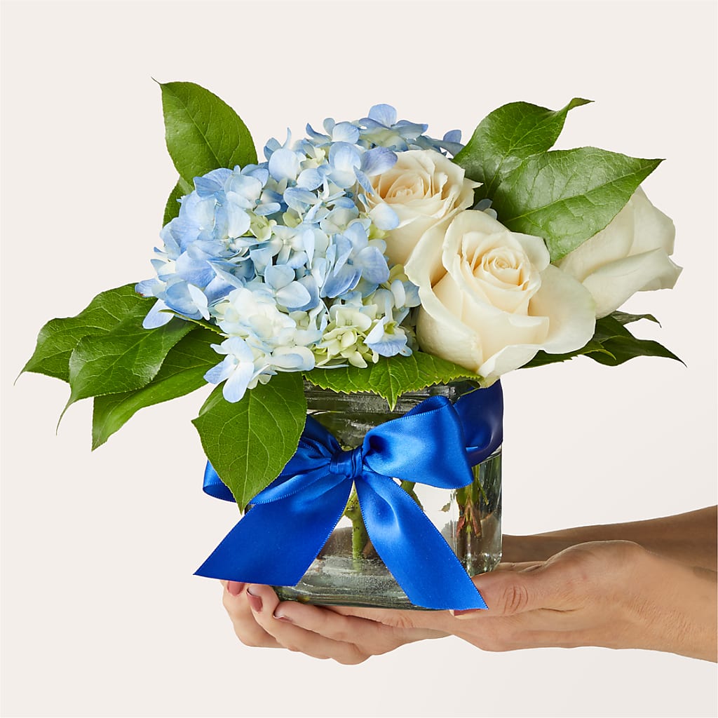 Sky Blue Delight Bouquet – MOM'S FLOWERS, Springfield OH