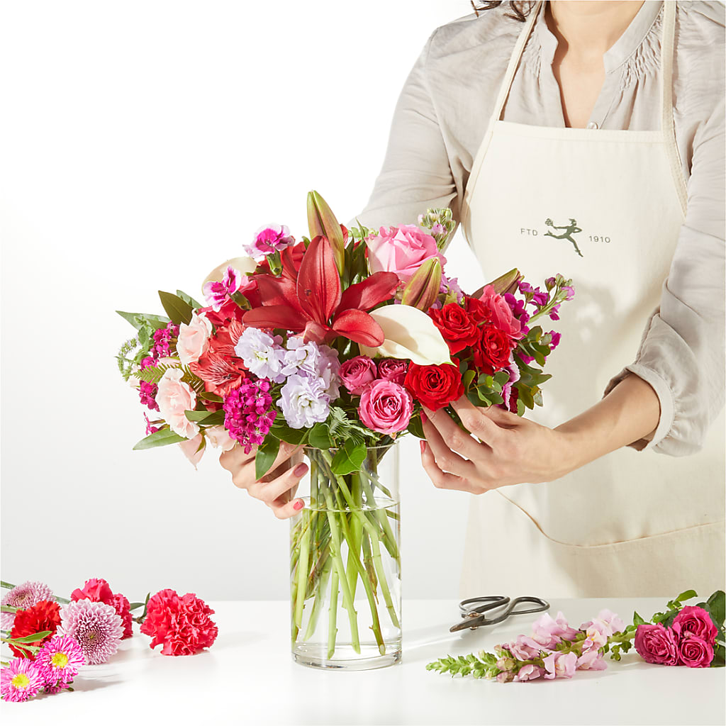 Swooning Over You - A Luxury Florist Original – MOM'S FLOWERS, Springfield OH