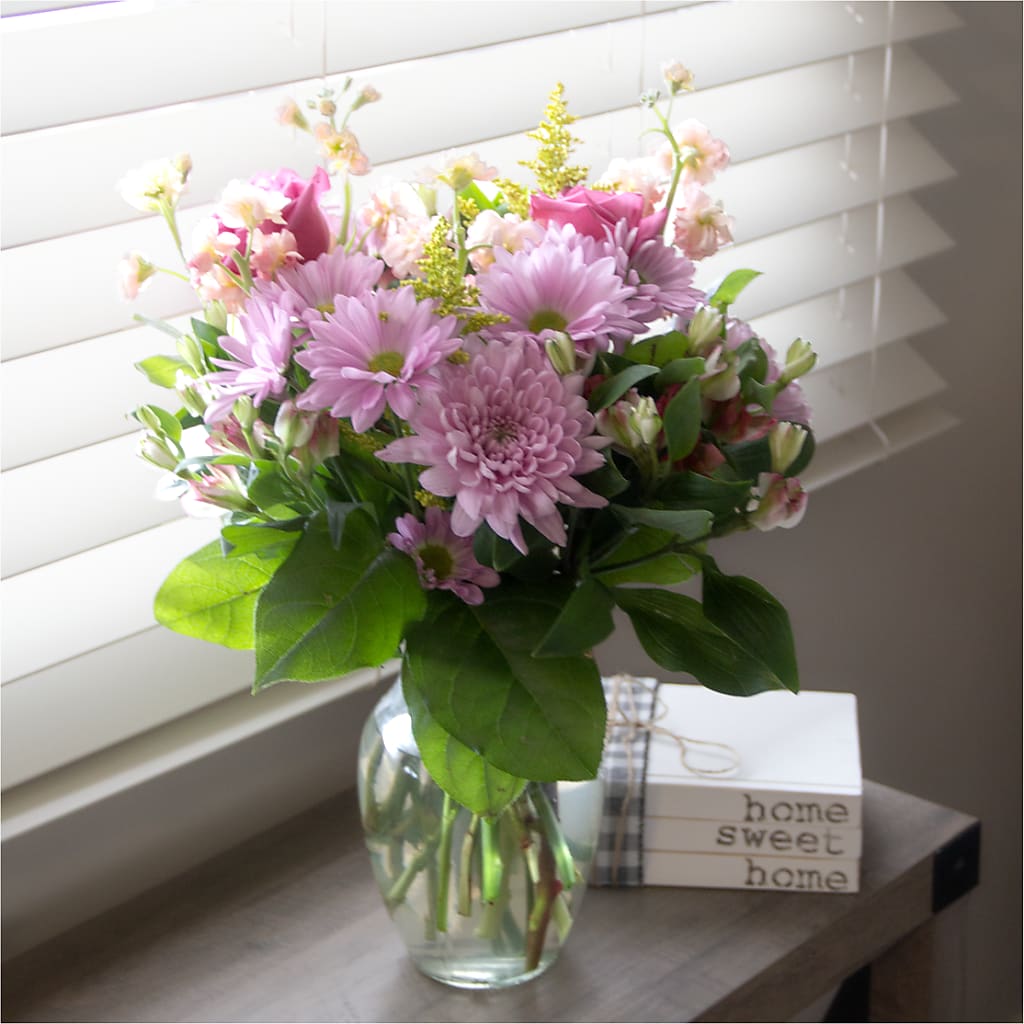 Pastel Tradition - A Florist Original – MOM'S FLOWERS, Springfield OH