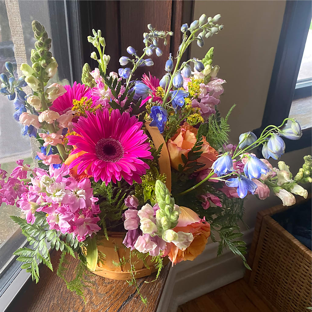 Garden of Life Basket – MOM'S FLOWERS, Springfield OH