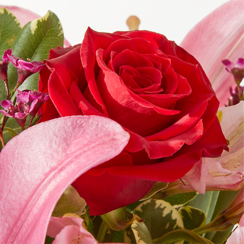 Lucky in Love Bouquet – MOM'S FLOWERS, Springfield OH